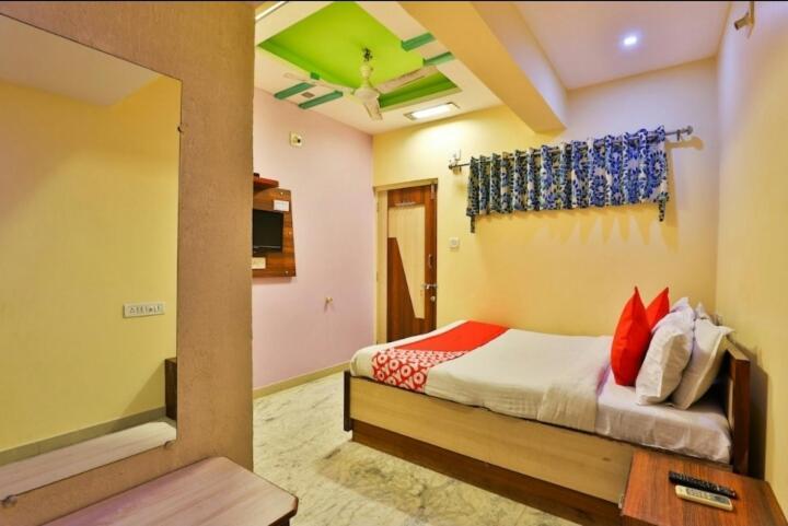 Honey Bunny Hotel Ahmedabad